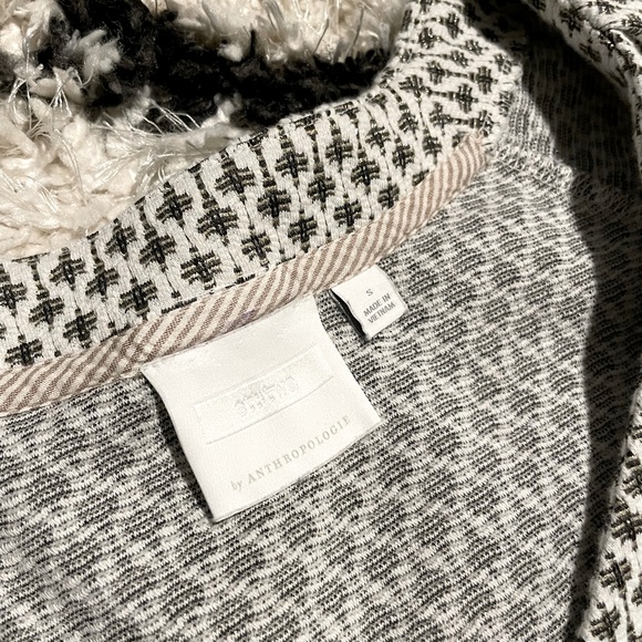 ett:twa button up top - Picture 5 of 7